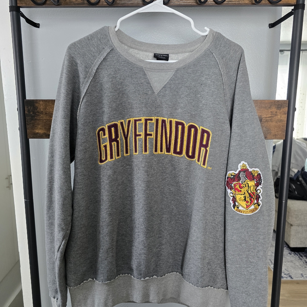 Harry Potter Gryffindor Grey Crewneck Sweatshirt